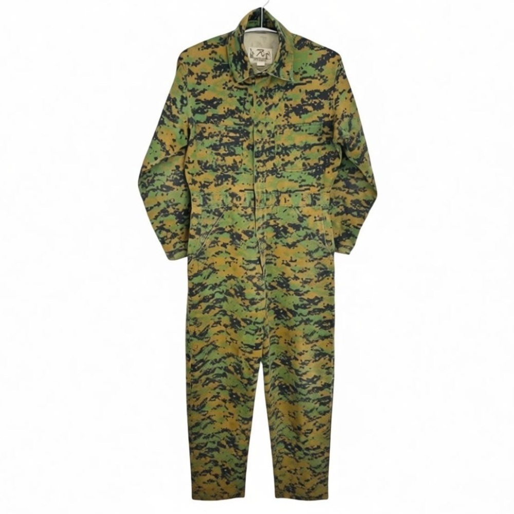 Rothco Rugged Outdoor Apparel Men’s Tiger Strip Camouflage Flight Suit Size M